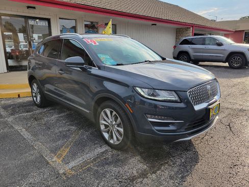 Used 2019 Lincoln MKC Select w/ Select Plus Package AWD/4WD image 3