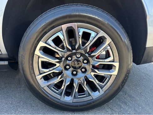 Used 2023 GMC Yukon Denali Ultimate AWD/4WD image 17