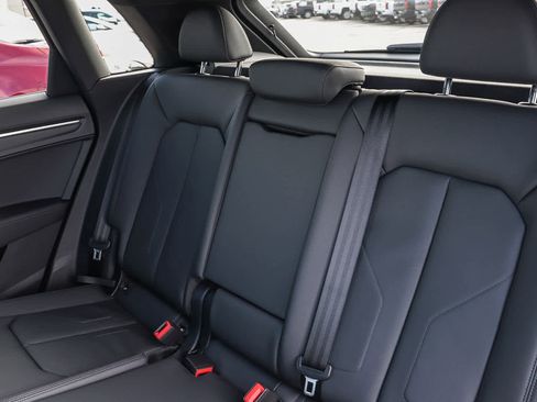 New 2025 Audi Q3 2.0T Premium image 25