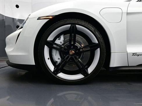 Certified 2023 Porsche Taycan w/ Premium Package image 6