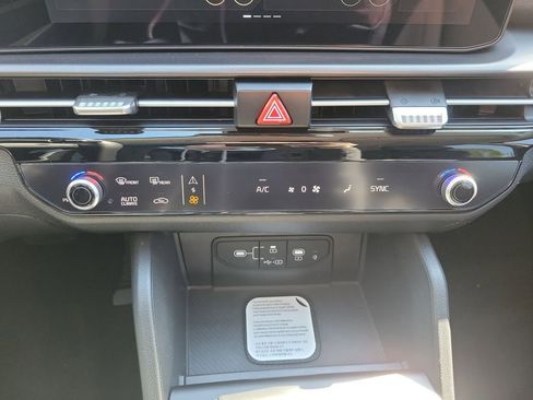 New 2026 Kia Sportage SX FWD image 34