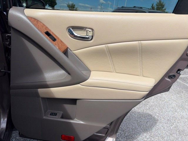 Used 2014 Nissan Murano LE w/ Platinum Edition Package AWD/4WD image 19