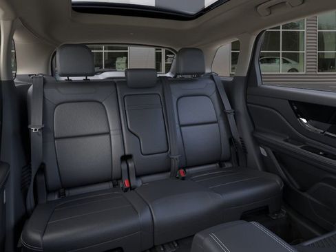 New 2025 Lincoln Corsair Grand Touring w/ Towing Package image 16