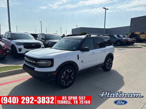 Used 2022 Ford Bronco Sport Outer Banks w/ Tech Package AWD/4WD image 3