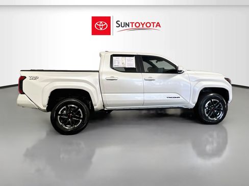 Used 2024 Toyota Tacoma TRD Sport AWD/4WD image 2
