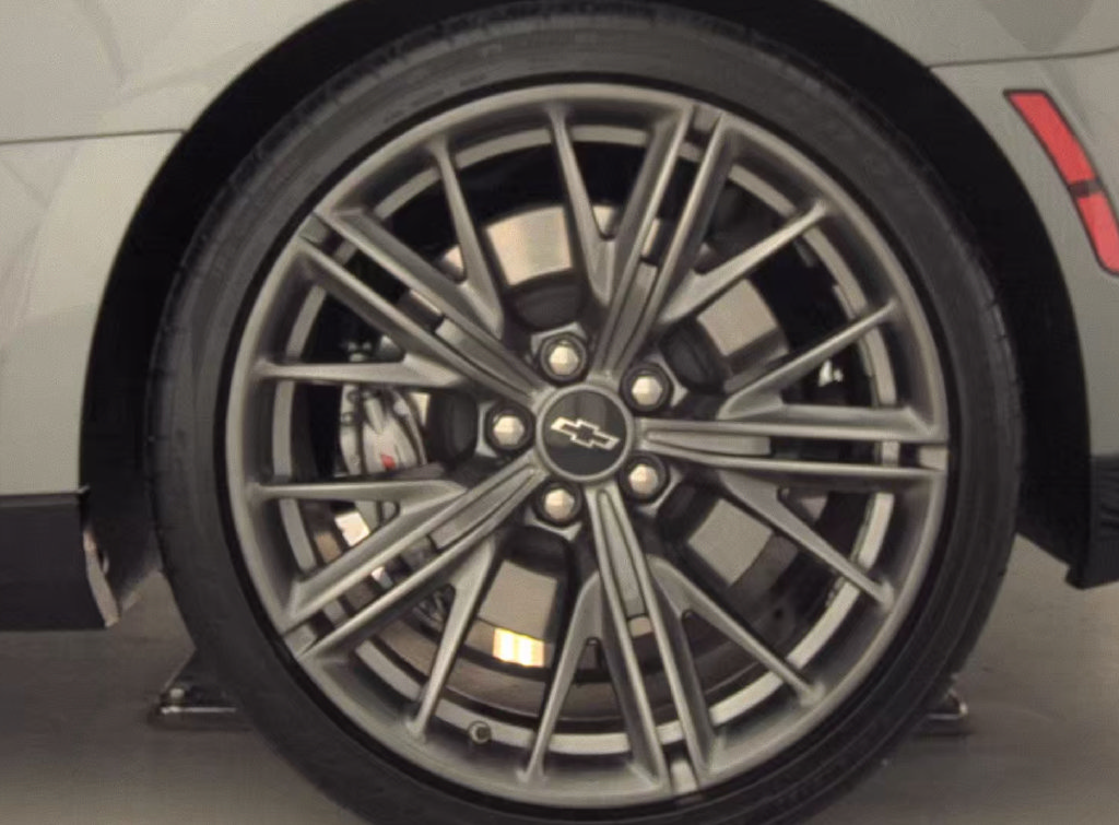 Used 2023 Chevrolet Camaro ZL1 RWD image 9