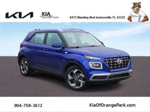 Used 2025 Hyundai Venue Limited image 1