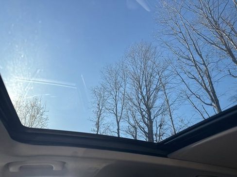 Certified 2023 Cadillac XT4 Luxury w/ Cold Weather Package image 14