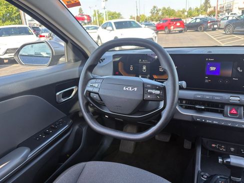 Used 2025 Kia K4 LXS FWD image 34
