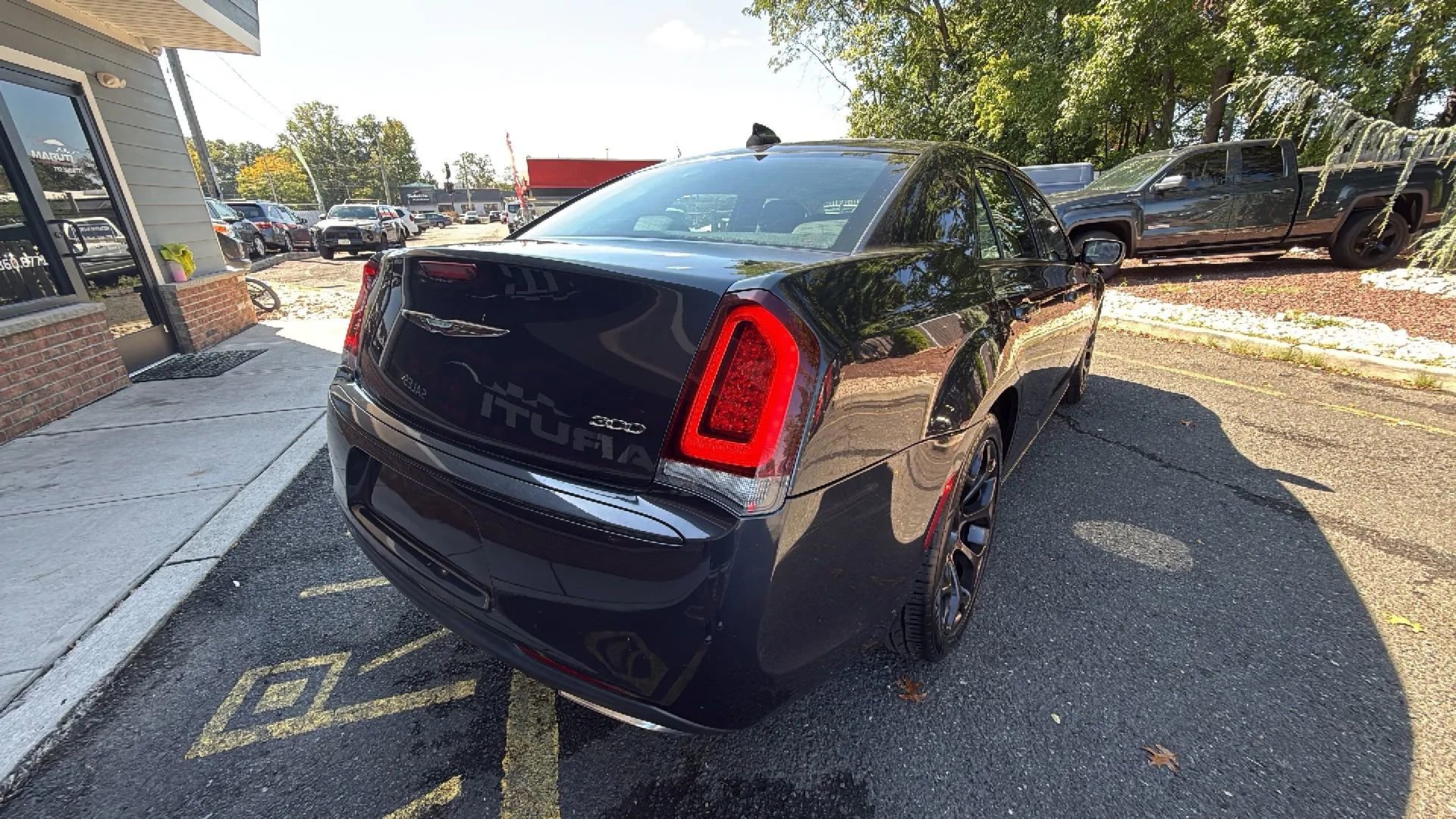 Used 2019 Chrysler 300 Touring w/ Sport Appearance Package RWD image 6