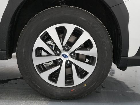 Used 2025 Subaru Outback Premium image 20