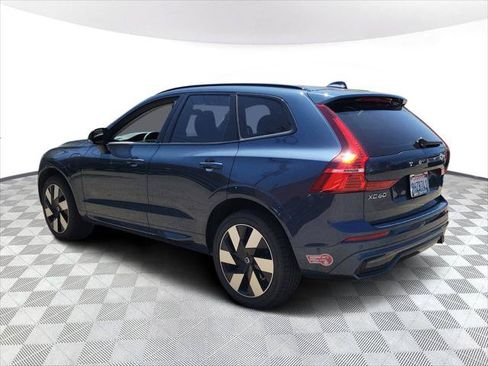 Used 2024 Volvo XC60 T8 Plus w/ Protection Package Premier AWD/4WD image 3