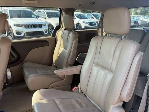 Used 2015 Chrysler Town & Country Touring FWD image 24