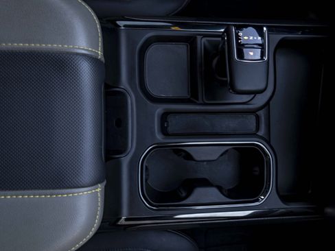 Used 2024 Chevrolet Silverado 1500 ZR2 w/ Technology Package image 29