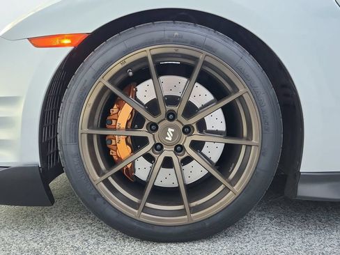 Used 2015 Nissan GT-R Premium AWD/4WD image 13