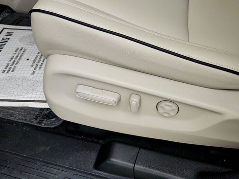 Used 2026 Honda Odyssey Touring image 12