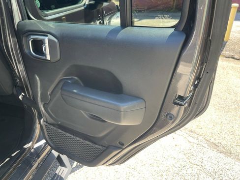 Used 2021 Jeep Wrangler Unlimited Sport AWD/4WD image 37