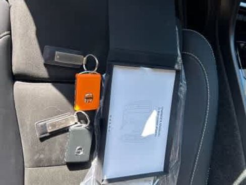 Used 2023 Volvo XC40 Recharge Ultimate AWD/4WD image 3