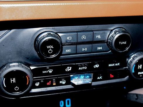 Used 2024 Ford Bronco Outer Banks image 17