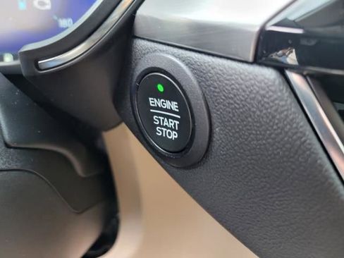 Certified 2022 Ford Escape Titanium image 27