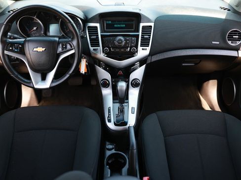 Used 2011 Chevrolet Cruze Eco image 2