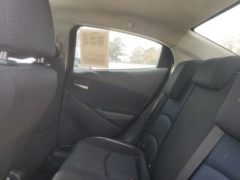 Used 2017 Toyota Yaris iA image 12