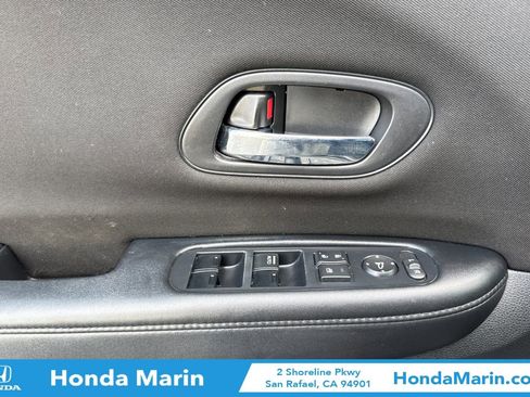 Used 2016 Honda HR-V LX image 12