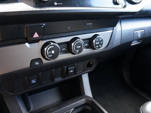 Used 2022 Toyota Tacoma SR image 22