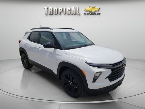 New 2026 Chevrolet TrailBlazer LT w/ Midnight Edition FWD image 7