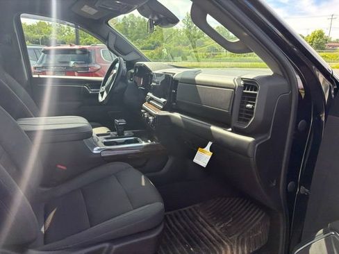 Used 2023 GMC Sierra 1500 Elevation w/ X31 Off-Road Package AWD/4WD image 10