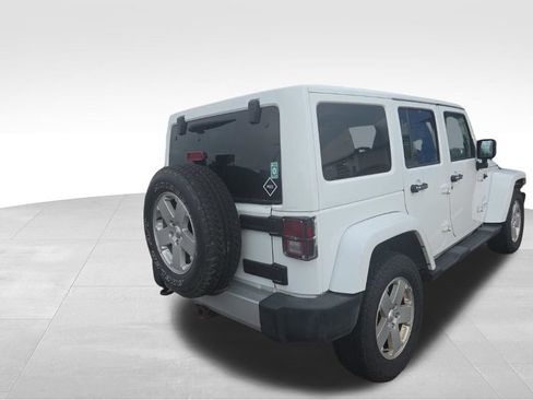 Used 2012 Jeep Wrangler Unlimited Sahara w/ Connectivity Group AWD/4WD image 4