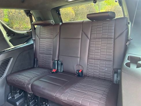 Used 2022 Cadillac Escalade Premium Luxury Platinum RWD image 46