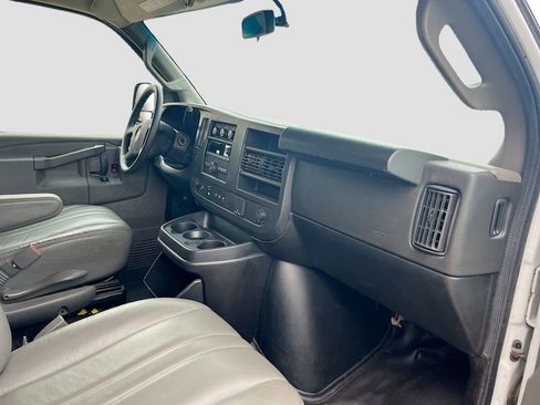 Used 2024 GMC Savana 2500 Work Van w/ Driver Convenience Package image 26
