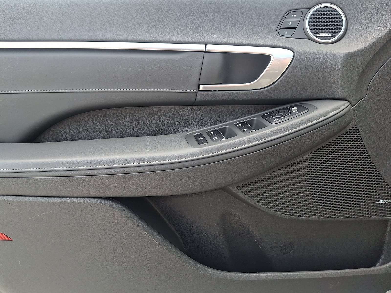 Used 2021 Hyundai Sonata Limited w/ Preferred Accessory Package FWD image 13