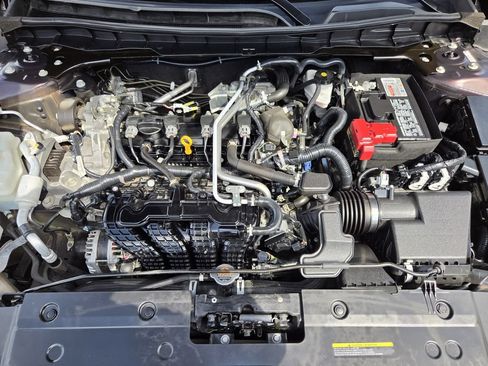 Used 2025 Nissan Altima 2.5 SV FWD image 30