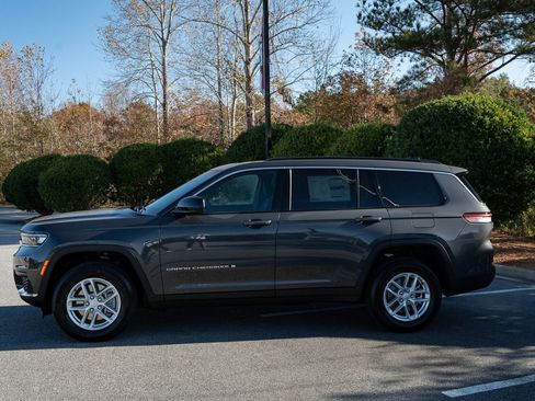 New 2025 Jeep Grand Cherokee L Laredo RWD image 5