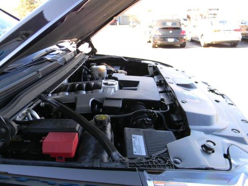 Used 2017 Cadillac Escalade Luxury image 25