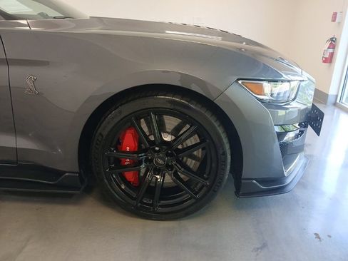 Used 2021 Ford Mustang Shelby GT500 w/ Technology Package RWD image 7