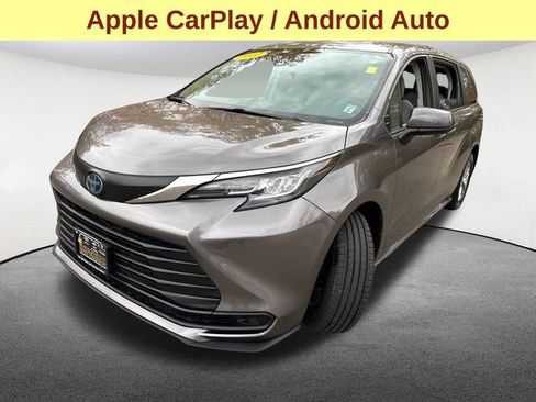 Used 2022 Toyota Sienna LE image 6