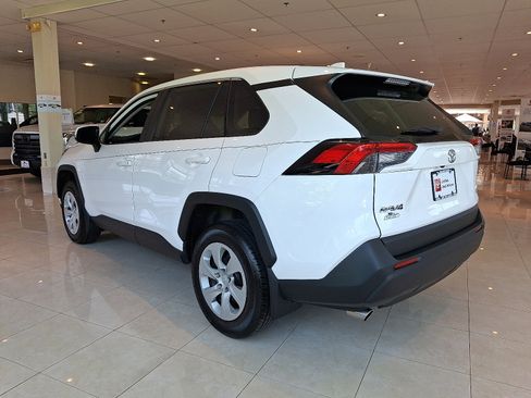Used 2025 Toyota RAV4 LE AWD/4WD image 5
