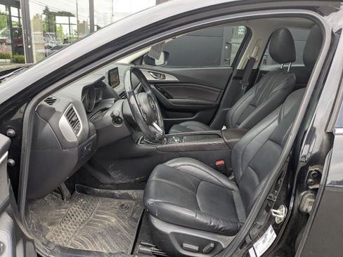 Used 2017 MAZDA MAZDA3 Touring w/ Popular Equipment Package FWD image 15