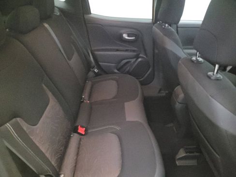 Used 2023 Jeep Renegade Latitude image 19