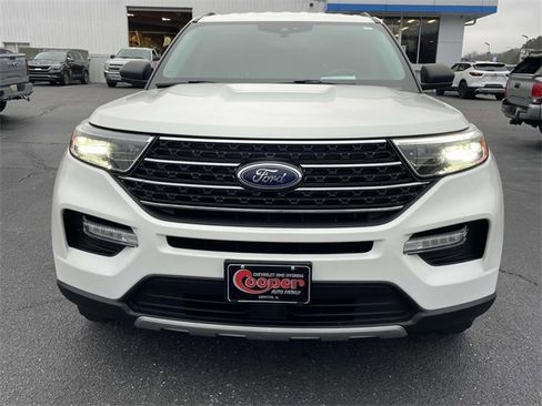 Used 2021 Ford Explorer XLT w/ Equipment Group 202A image 7