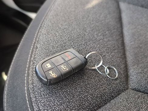 Used 2024 RAM ProMaster 2500 w/ Convenience Group image 26