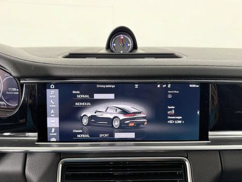 Used 2017 Porsche Panamera 4 AWD/4WD image 71