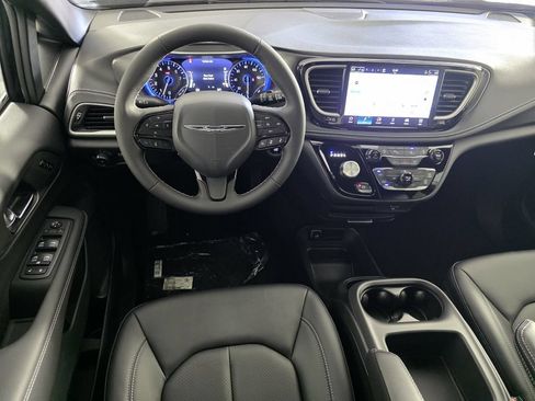 New 2026 Chrysler Pacifica Select w/ S Appearance Package FWD image 13