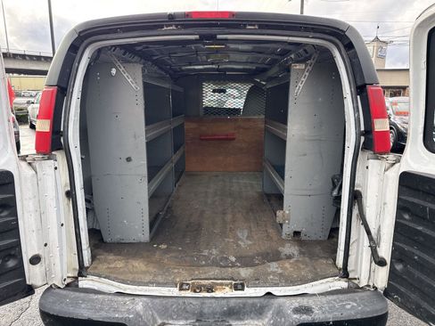 Used 2010 GMC Savana 1500 AWD image 14