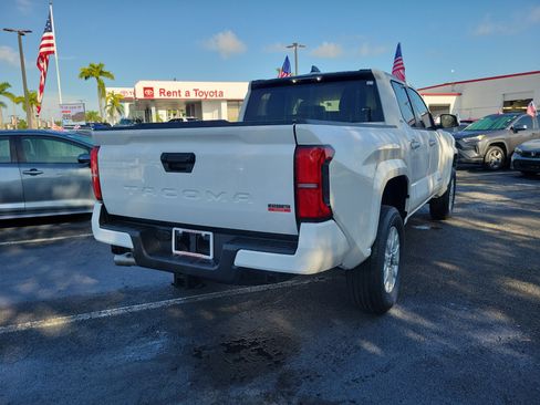 Used 2025 Toyota Tacoma SR5 RWD image 11