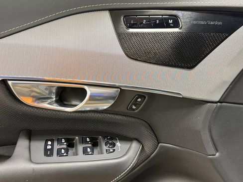 Used 2021 Volvo XC90 T8 R-Design w/ Advanced Package image 17