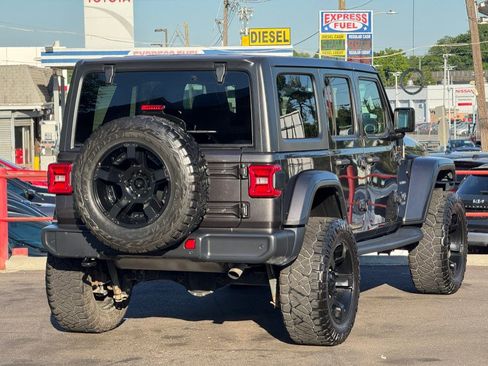 Used 2018 Jeep Wrangler Unlimited Sahara w/ Safety Group AWD/4WD image 12
